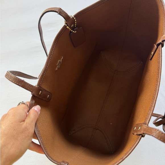 Coach F36658 Signature Reversible PVC City Tote Brown - Picture 8 of 11
